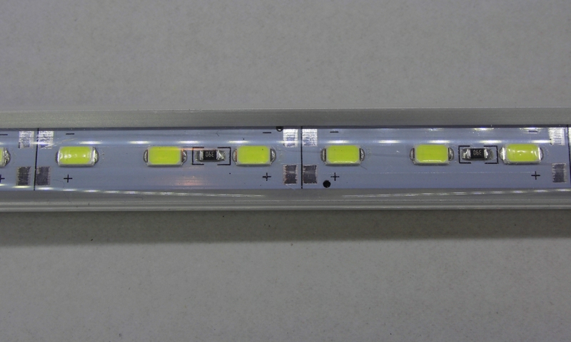 24V Aluminium LED Leiste steckbar – weiß – 30cm